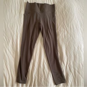 Athleta Salutation Stash Pocket II 7/8 Tight. Mocha. Size MT